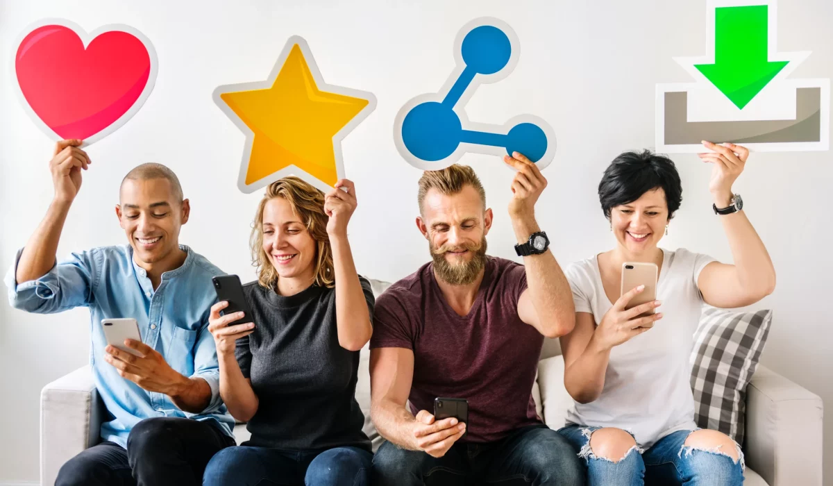 people-holding-social-media-icon (1)